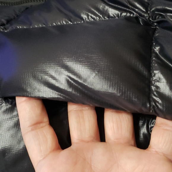 The North Face 550 Women's Puffer Jacket - Picture 7 of 11